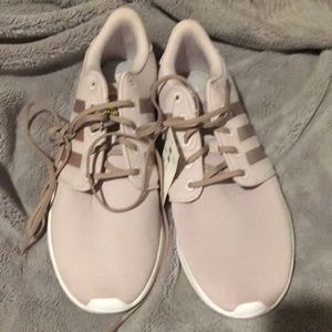 New addias lavender size 9.5 shoes women 9 1/2